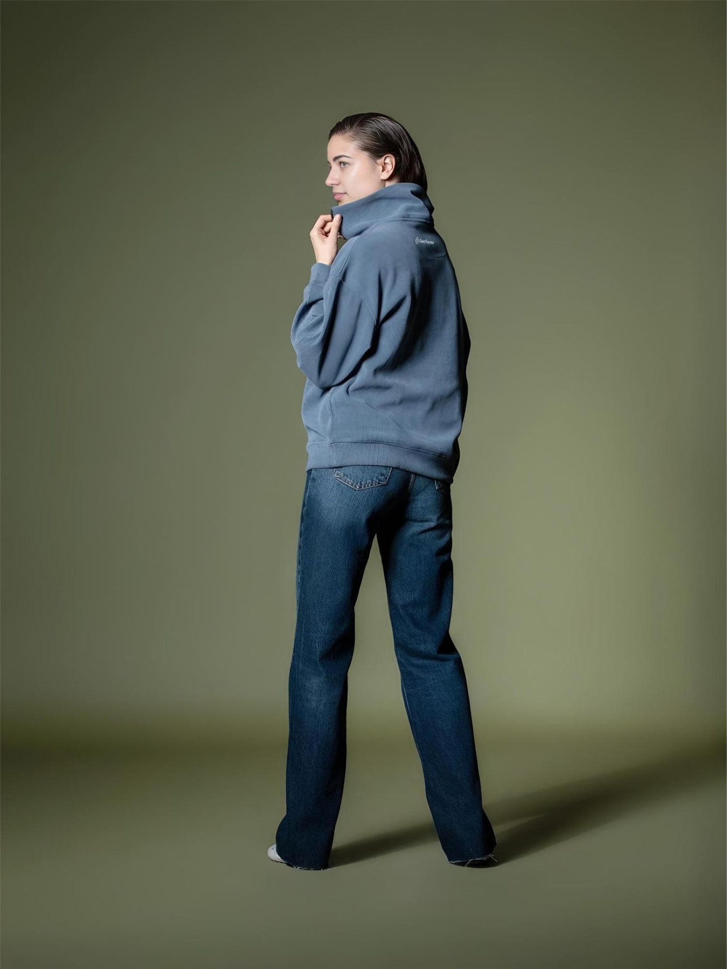 Love Pangolin glacier sweatshirt