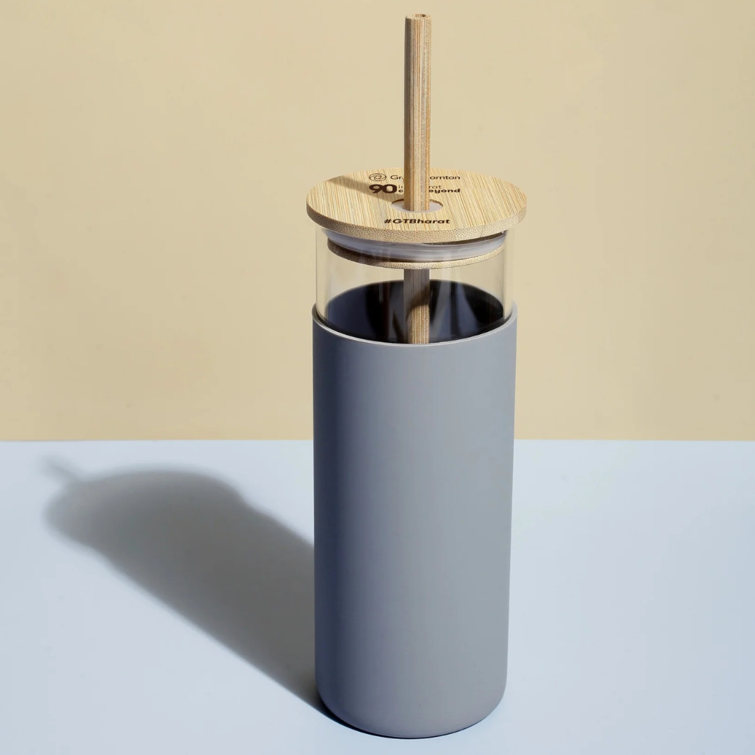 Glass sipper with bamboo lid and straw – 90 & Beyond